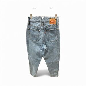 LEVI’’s High Waisted Mom Jeans